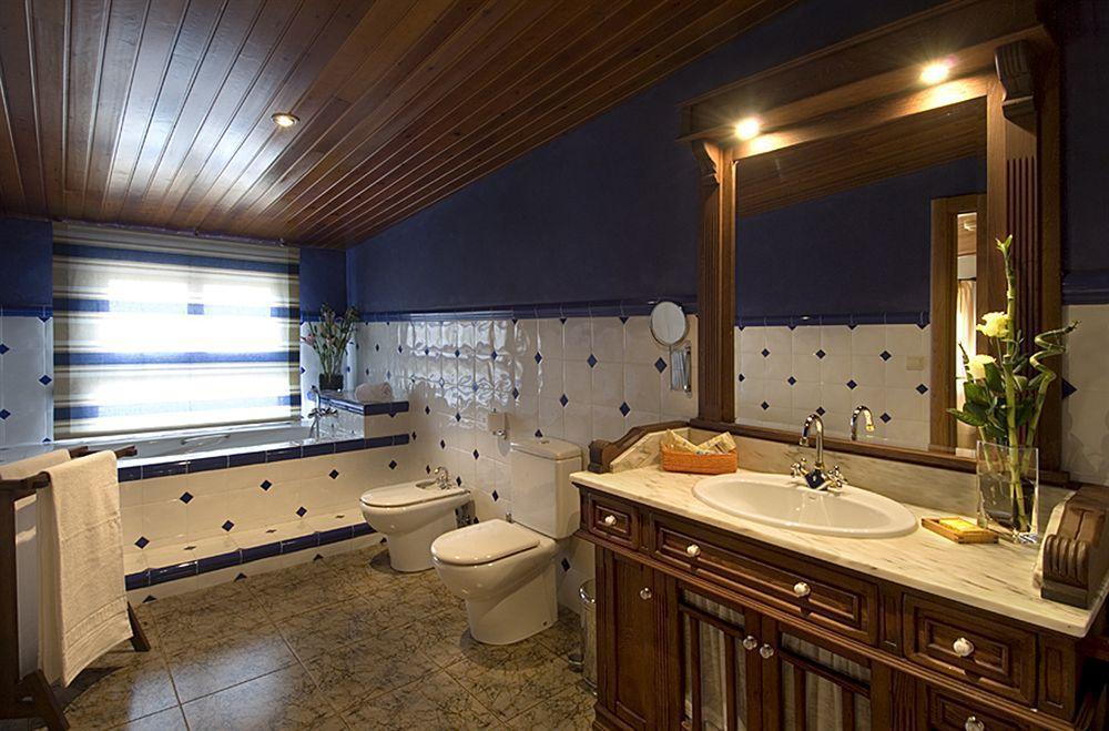 Hotel H Con Encanto Binefar Exterior photo
